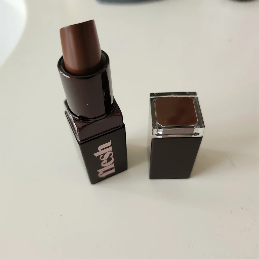 IPSY lip set.